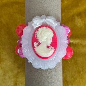 Tarina Tarantino Cameo Lucite/Swarovski Bracelet